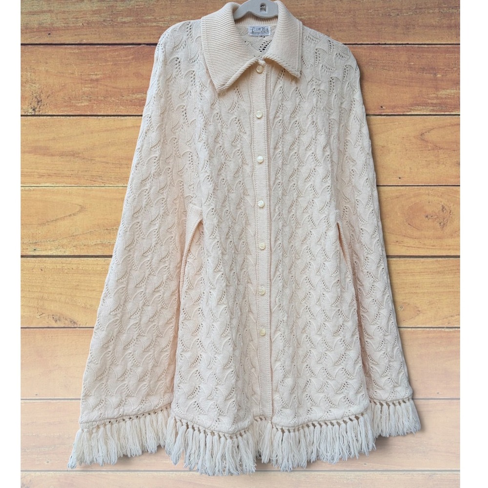 VTG 70's Cuddle Knit Cream Pointelle Button Front Cape Fringe Poncho Cottagecore